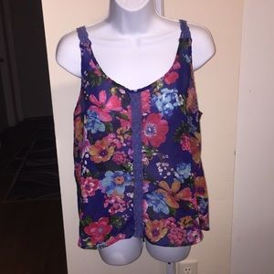 💋💋3 for $25 💋💋 Floral crochet strap tank